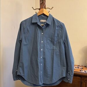 Everlane Women's Blue Button-Down Shirt. EUC.